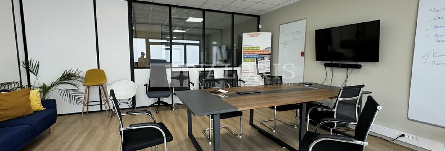 Bureau  233 m² à louer à Villeurbanne (69100)