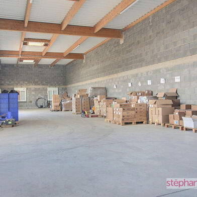 Commerce 2 pièces 2240 €