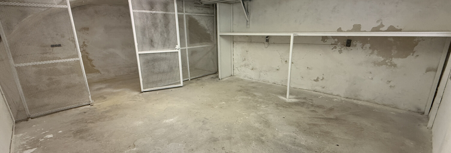 Local industriel  39 m² à louer à Cannes (06400)