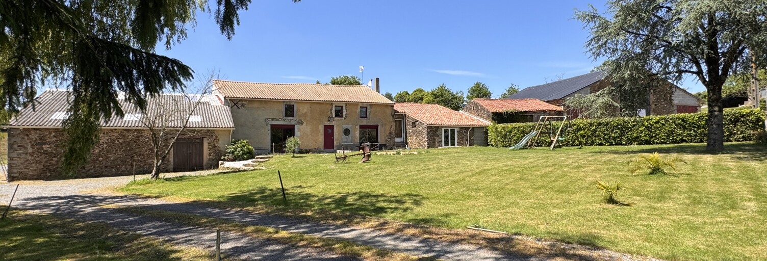 Maison 7 Pièces 235 m² à vendre à Terval (85120)