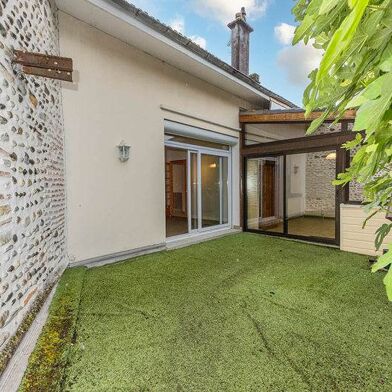 Appartement 3 pièces 236700 €