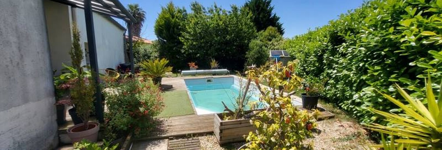 Maison 6 Pièces 244 m² à vendre à Saint-Bonnet-sur-Gironde (17150)