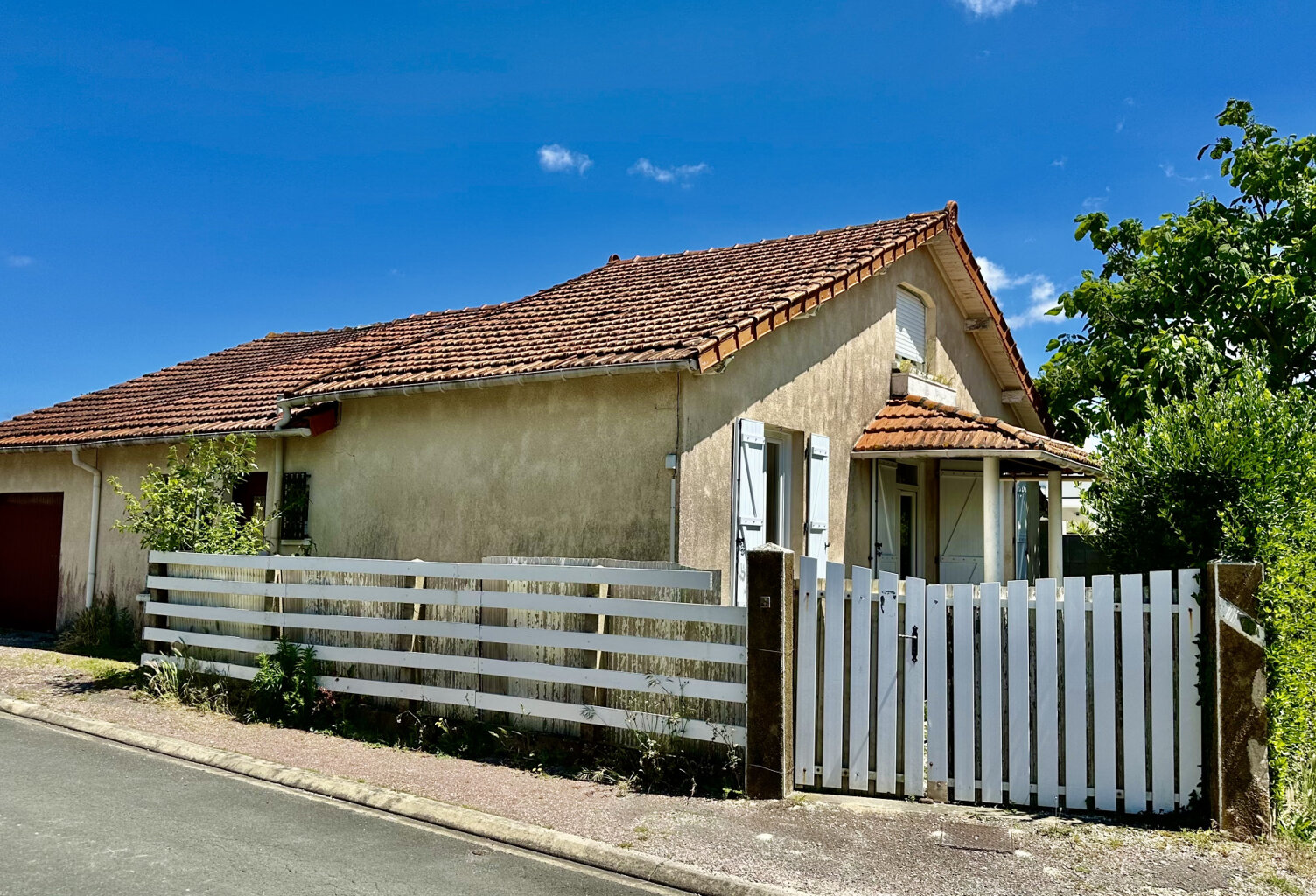 VAUX PONTAILLAC MAISON AVEC TRAVAUX AU PRIX DE 328 600 EUR HAI — photo 1