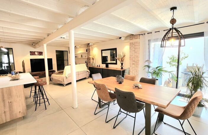 LOFT / 2 CHAMBRES / TERRASSE / CHATEAU GOMBERT — photo 3