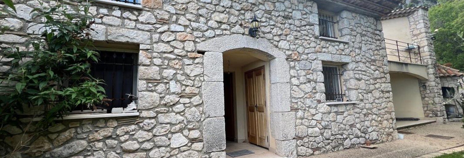 Maison 5 Pièces 222 m² à vendre à Coursegoules (06140)