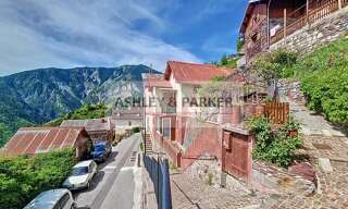 Maison 7 Pièces 170 m² à vendre à Roure (06420)