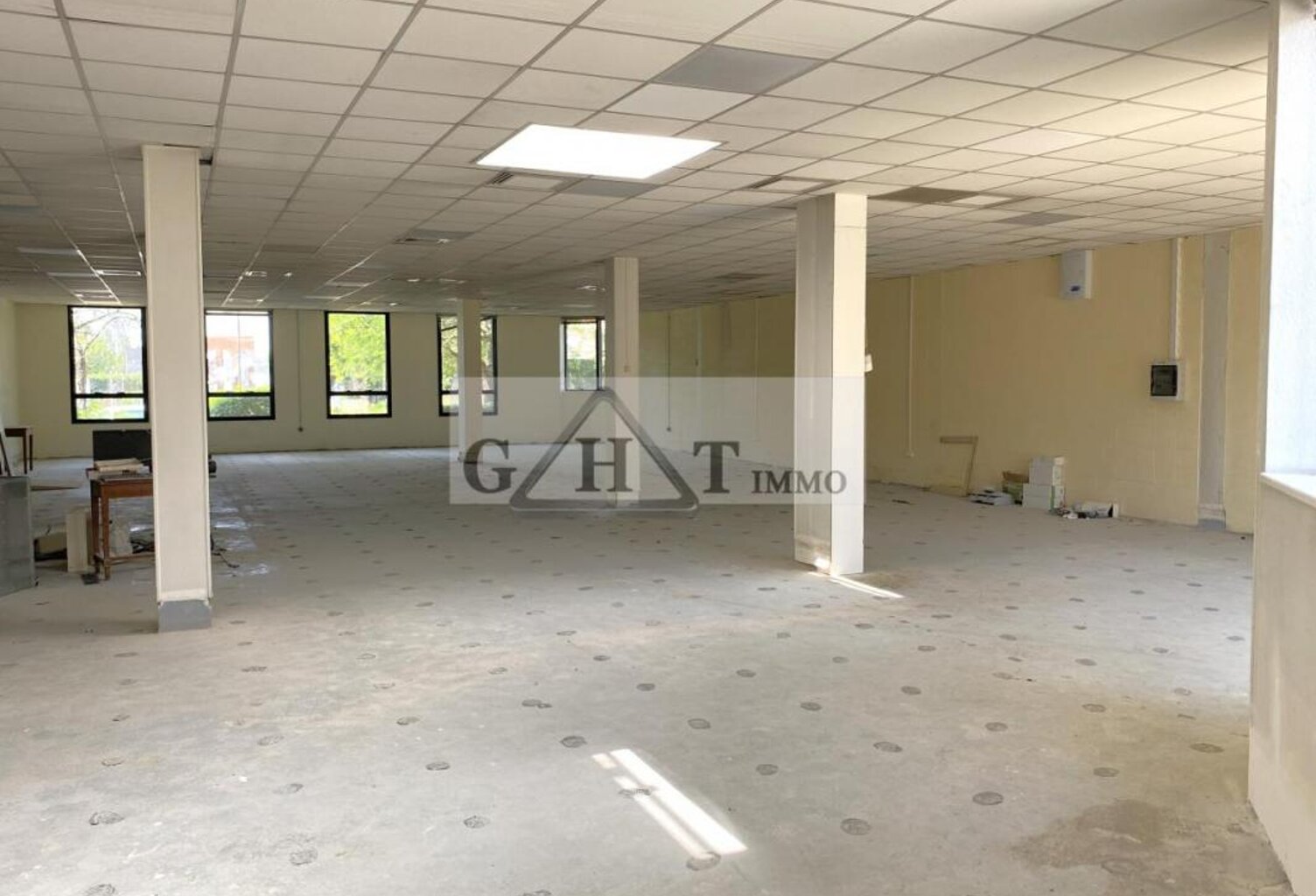 À LOUER – LOCAL D’ACTIVITÉ DE 312 M² À MASSY — photo 1