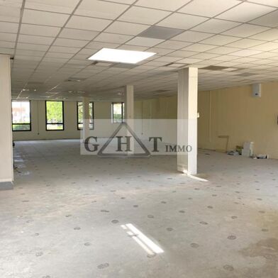 Local industriel  4250 €