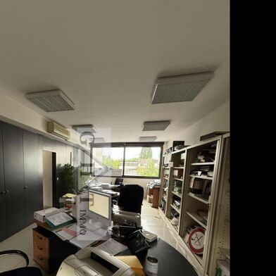 Local industriel  840000 €