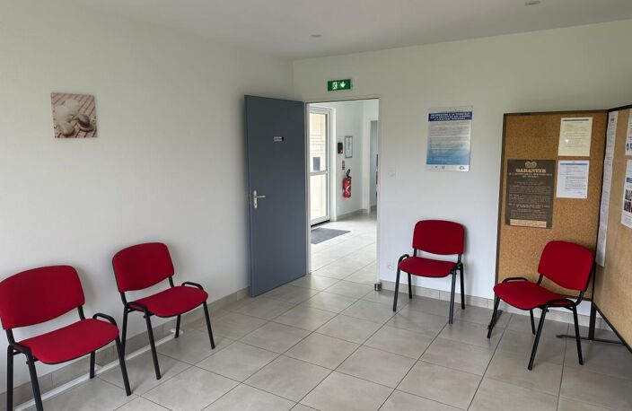 Bâtiment à usage de bureaux — photo 3