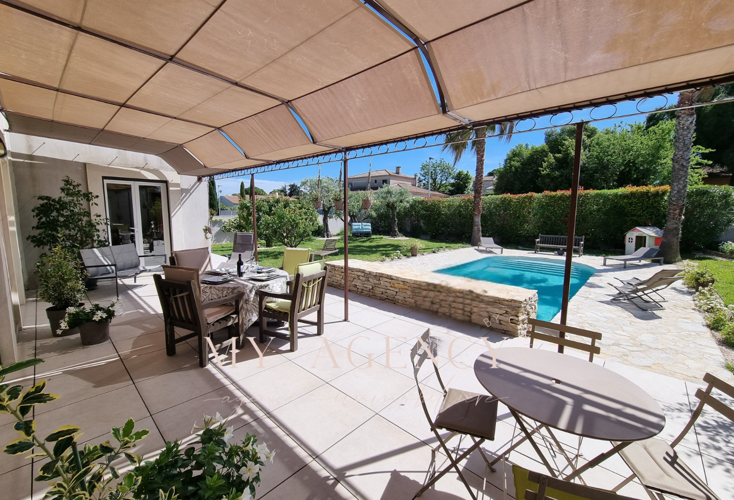 Villa familiale contemporaine avec piscine à Caux — photo 1