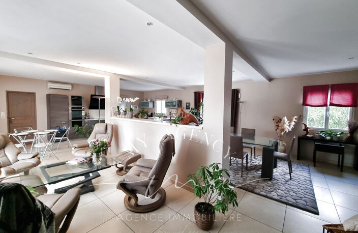 Villa familiale contemporaine avec piscine à Caux — photo 4