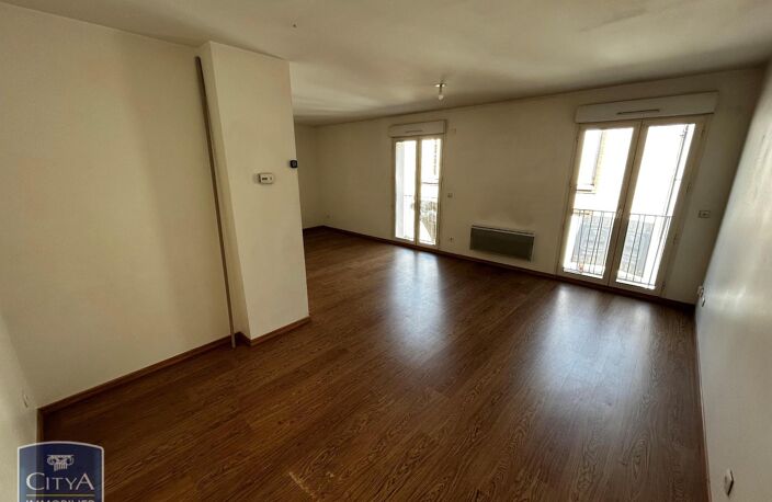 Location appartement 1 pièce 38 m² à Cholet (49300) — photo 3