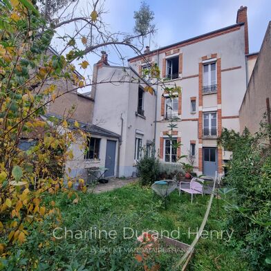 Appartement 8 pièces 299600 €