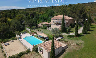 Maison 11 Pièces 335 m² à vendre à Saint-Saturnin-lès-Apt (84490)