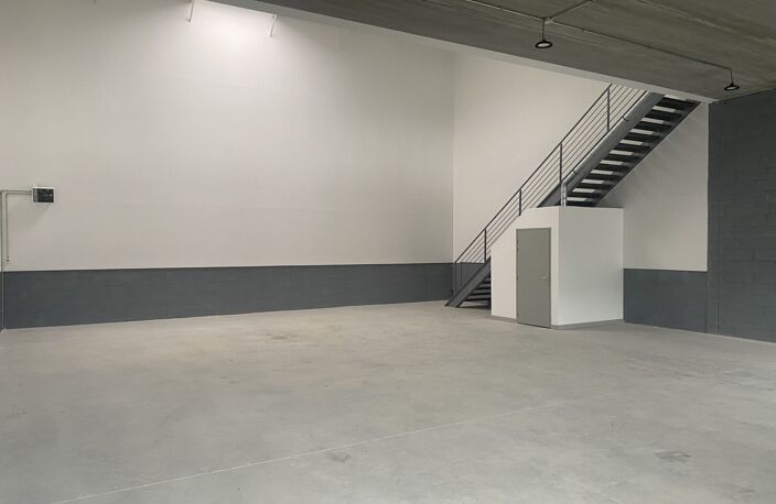 À louer  Cellule commerciale 260 m²  Vaux-le-Pénil (pro — photo 4
