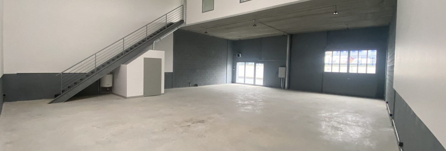 Commerce  261 m² à louer à Vaux-le-Pénil (77000)