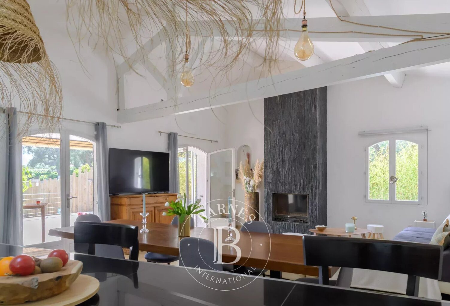 VENTE - CASSIS - VILLA - PISCINE - APPARTEMENT INDÉPENDANT. — photo 1