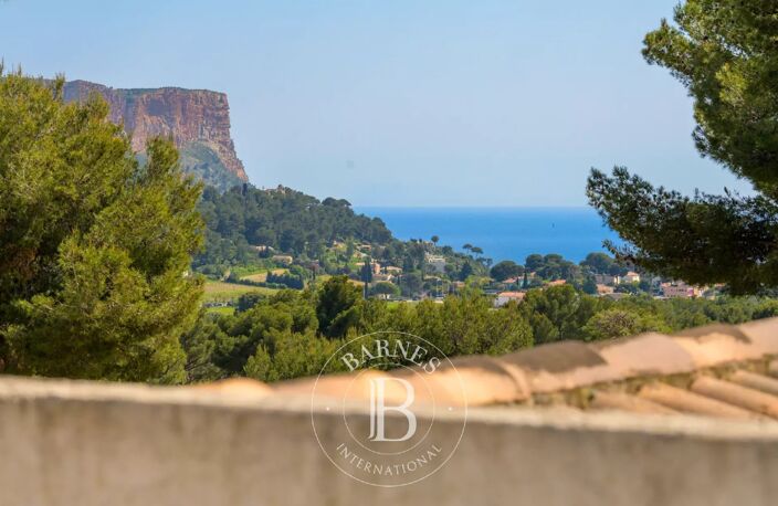 VENTE - CASSIS - VILLA - PISCINE - APPARTEMENT INDÉPENDANT. — photo 5