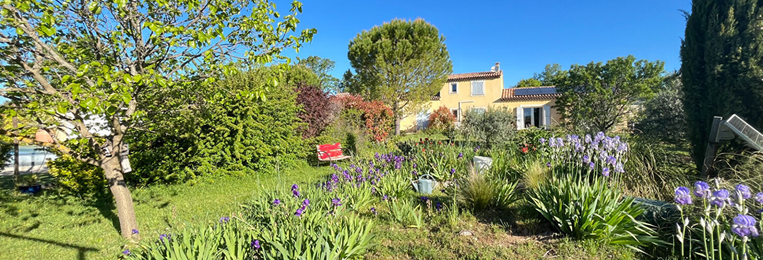 Maison 9 Pièces 318 m² à vendre à Saint-Saturnin-lès-Apt (84490)