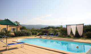 Maison 9 Pièces 318 m² à vendre à Saint-Saturnin-lès-Apt (84490)