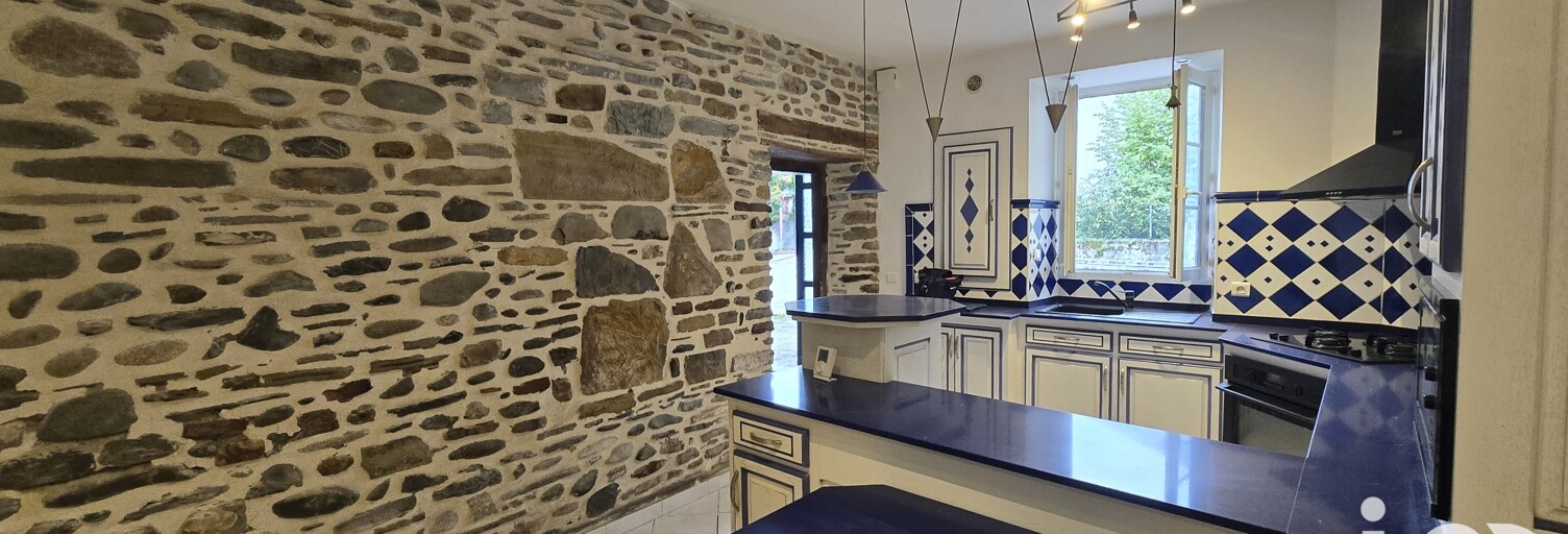 Maison 8 Pièces 209 m² à vendre à Orin (64400)