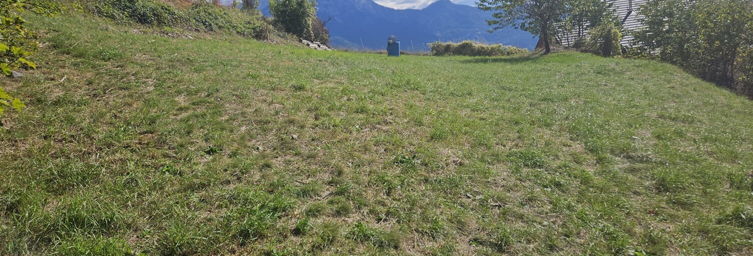 Terrain  797 m² à vendre à Puy-Saint-Eusèbe (05200)