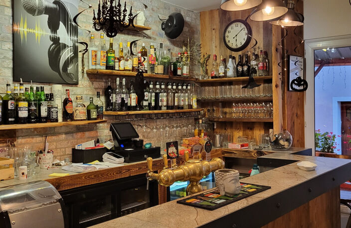 BAR PUB RESTAURANT — photo 2