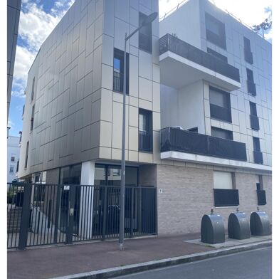 Appartement 3 pièces 243900 €