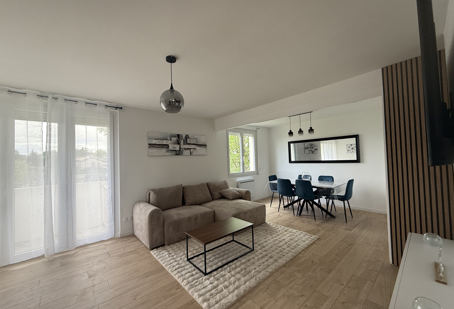 Appartement  T4 Meublé - Carbon Blanc — photo 1