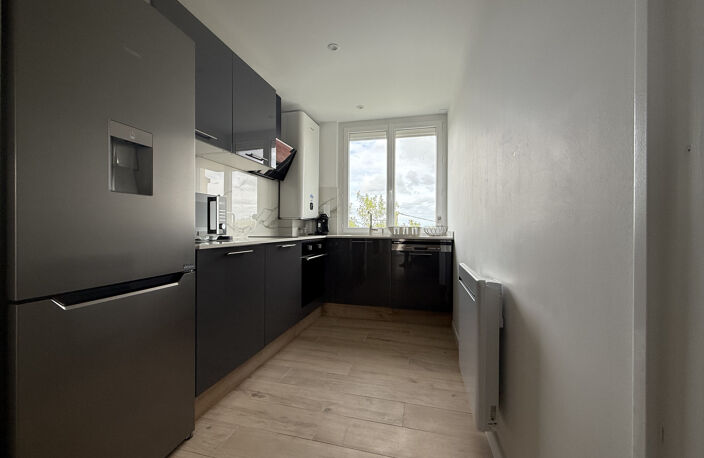 Appartement  T4 Meublé - Carbon Blanc — photo 2