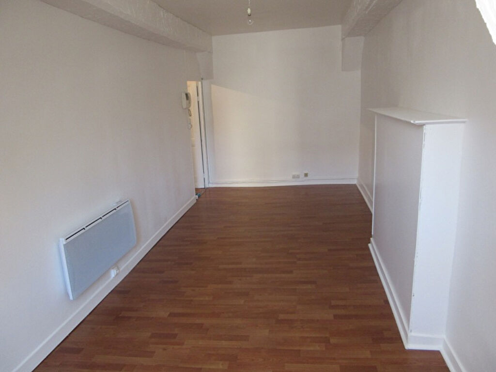 Image d'un appartement 1 pièce, 28 m² à louer à rennes (35000) à 567€ à saint-aubin-du-cormier (35140)