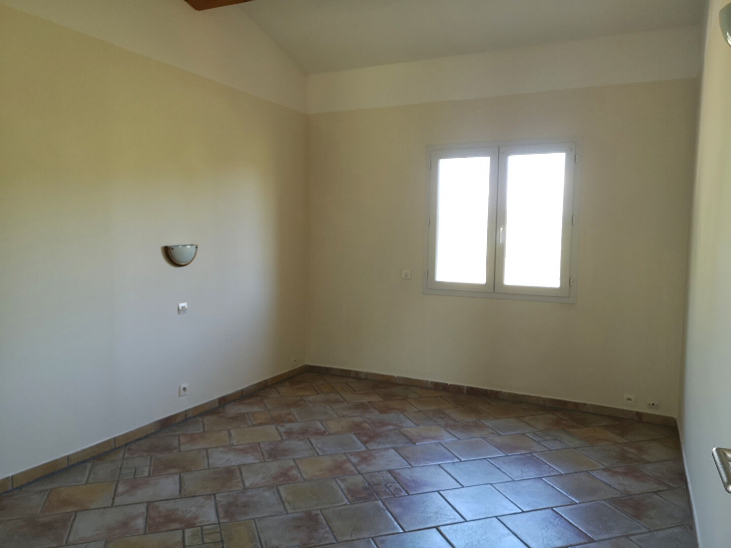 Image d'un maison 6 pièces, 190 m² à louer à velaux (13880) à 1930€ à velaux (13880)
