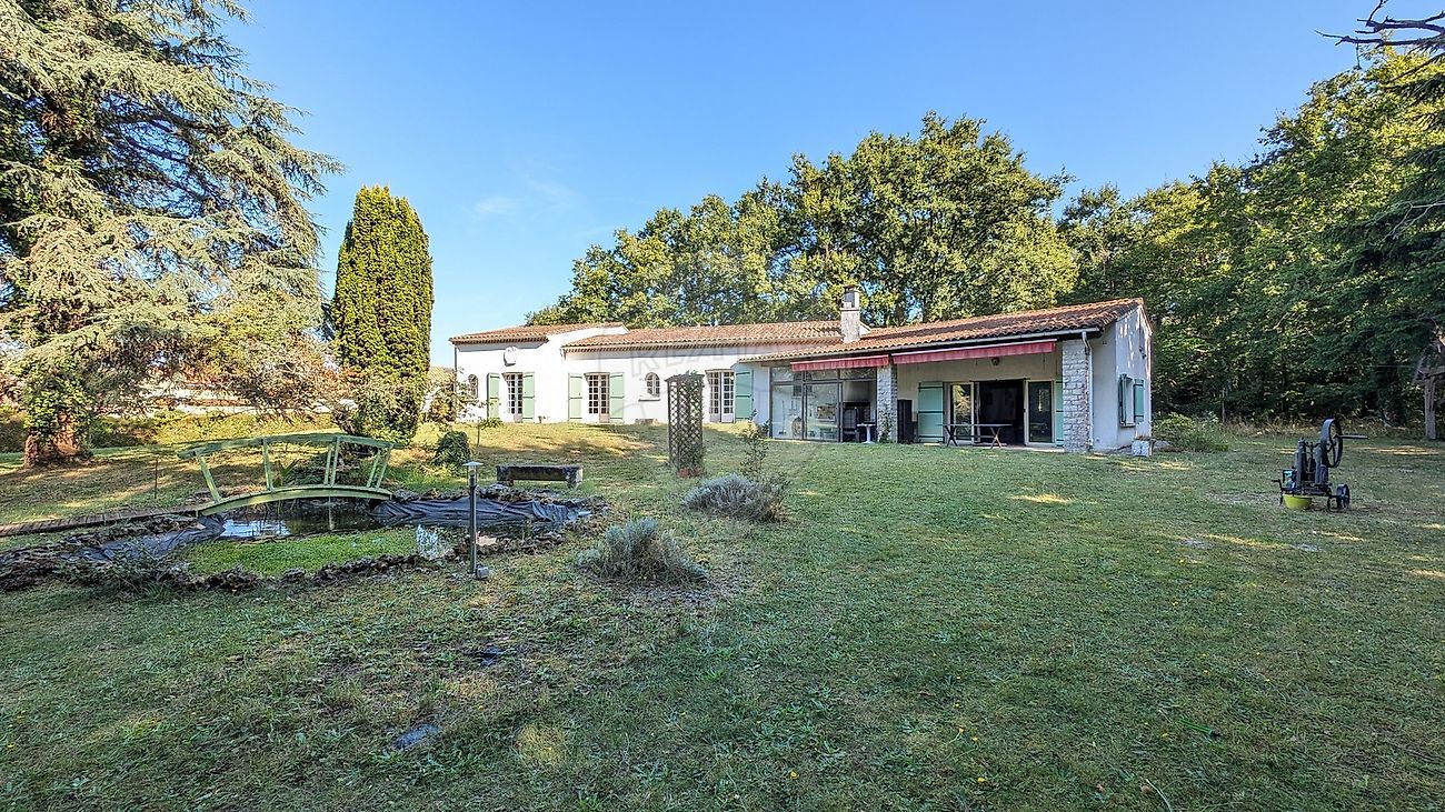 Villa / Maison  T7 à vendre Étaules 17750