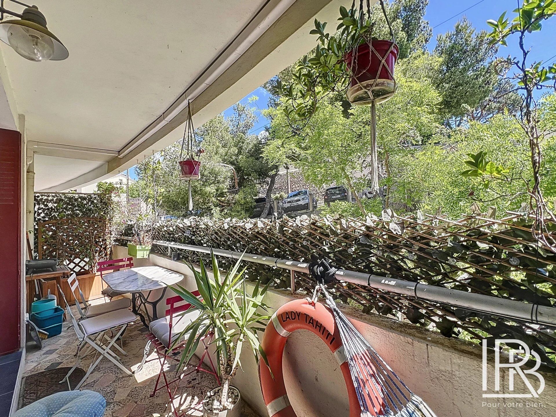 Image d'un appartement 3 pièces, 64 m² à louer à marseille 7 (13007) à 1600€ à marseille (13000)