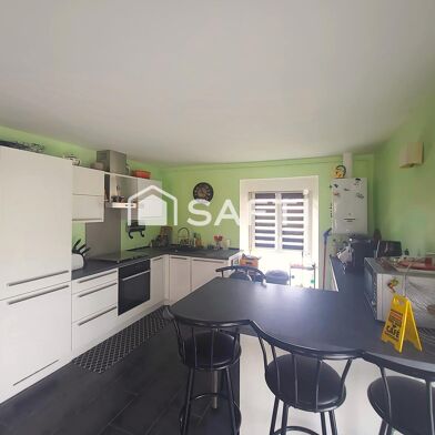 Appartement 6 pièces 167000 €