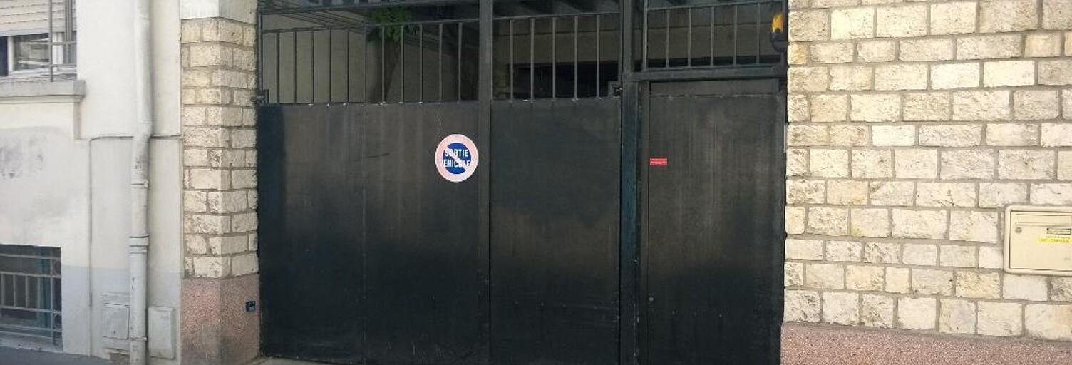 Garage   m² à louer à Tours (37000)