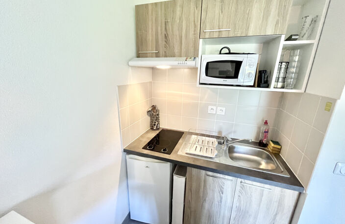 PROCHE CHU - Studio meublé sécurisé récent de 21.09m2 avec p — photo 4