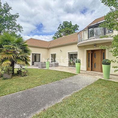 Maison 9 pièces 1090000 €