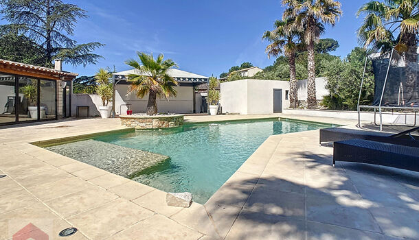 Villa / Maison 8 pièces  à louer Marseille 13eme 13013