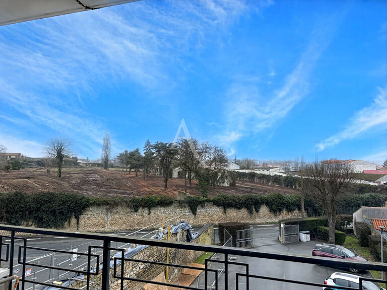 ROCHEFORT ? Studio meublé avec terrasse, face aux Thermes ? Exclusivité ! — photo 1