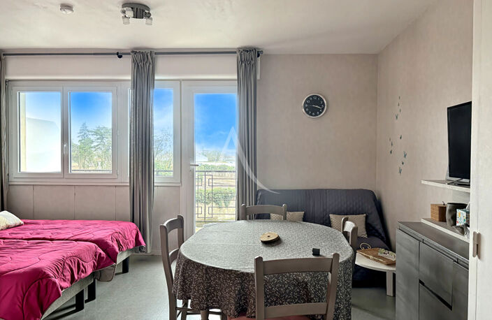 ROCHEFORT ? Studio meublé avec terrasse, face aux Thermes ? Exclusivité ! — photo 3