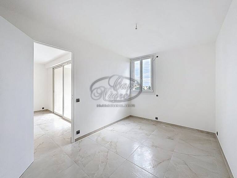 3 PIECES REFAIT A NEUF AU LAVANDOU — photo 1
