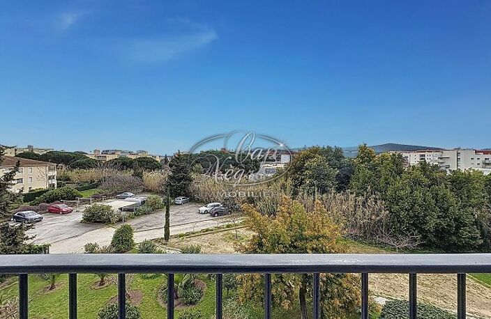 3 PIECES REFAIT A NEUF AU LAVANDOU — photo 4