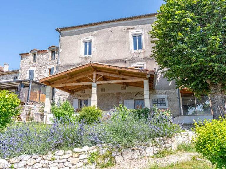Maison de ville de 7 pièces principales — photo 1
