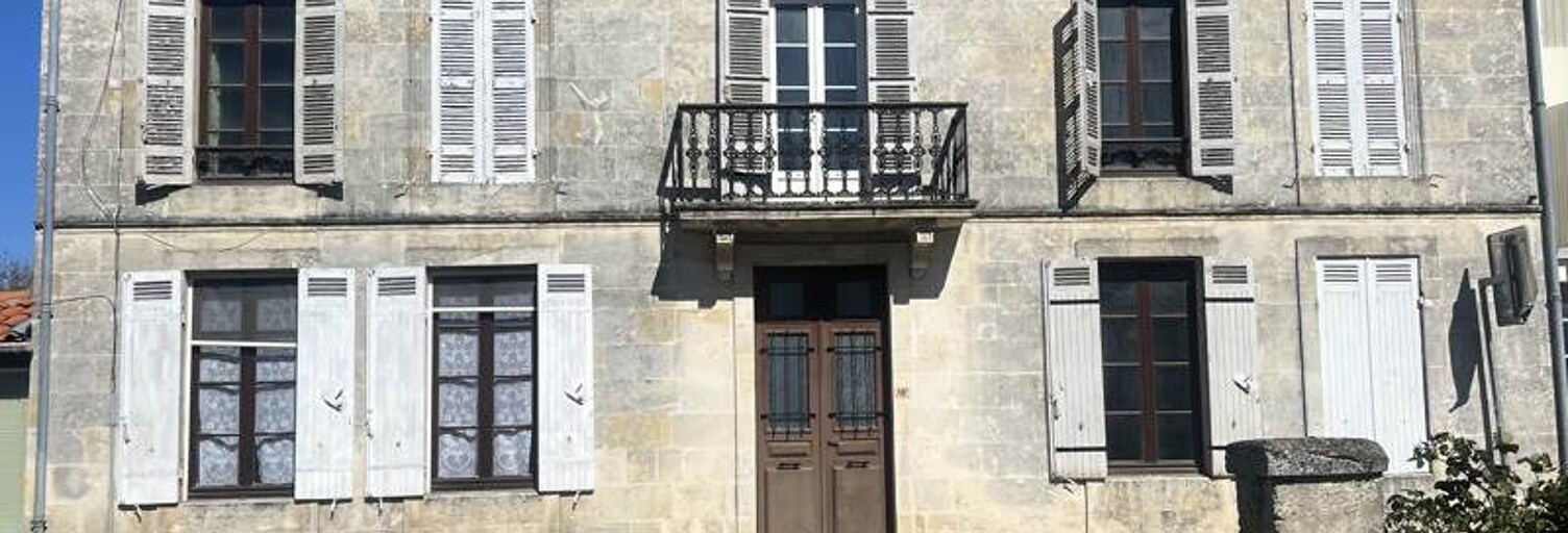 Maison 12 Pièces 294 m² à vendre à Saint-Bonnet-sur-Gironde (17150)