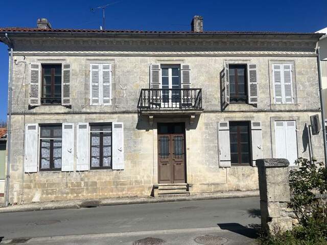 Maison en pierre de 12 pièces principales — photo du bien