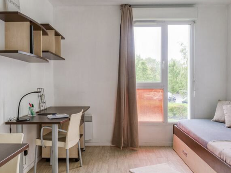 INVESTISSEMENT LMNP - RESIDENCE ETUDIANTE - CERGY (95) — photo 1