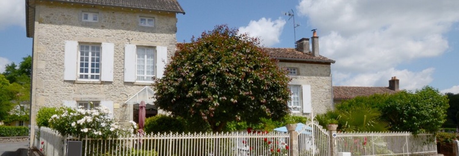 Maison 11 Pièces 256 m² à vendre à Voulême (86400)