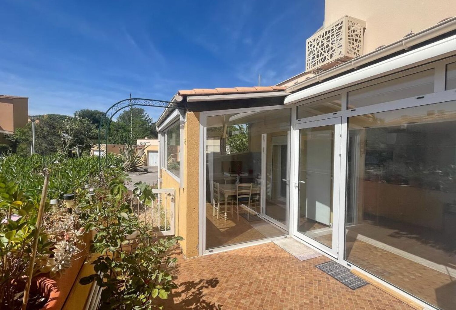 Charmant T3 en rez-de-jardin avec terrasse et parking — photo 1